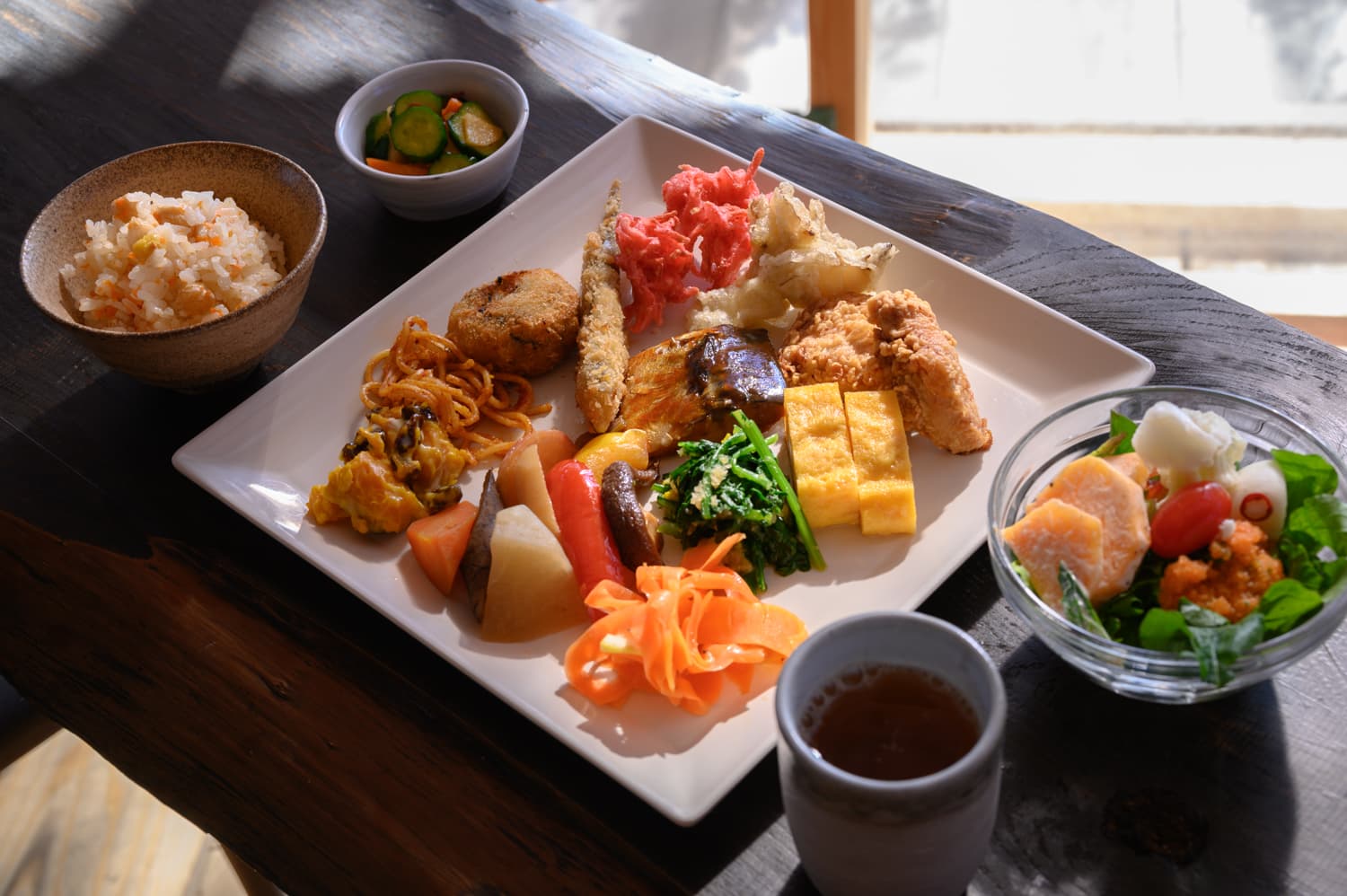 とらっせバイキングテラス席ギャラリー