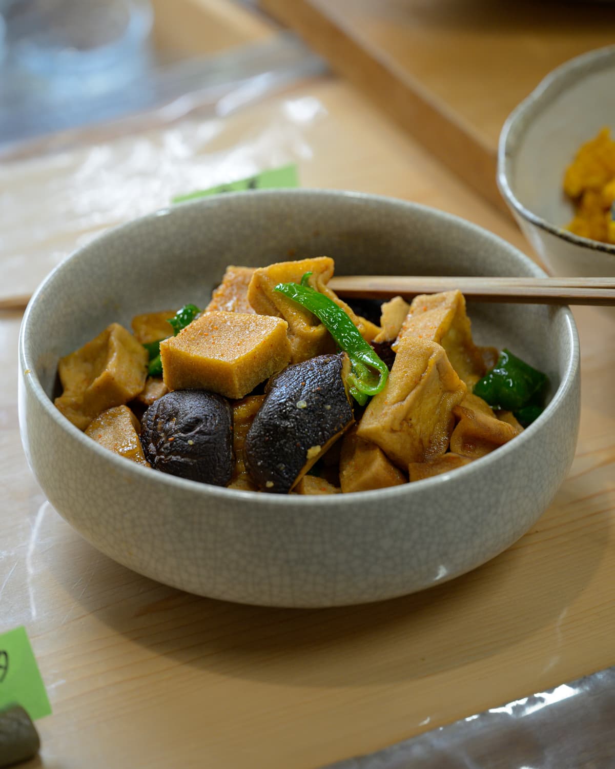 高野豆腐としいたけの煮物